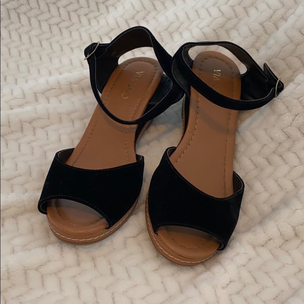 Vis Uno Black Velvet wedges